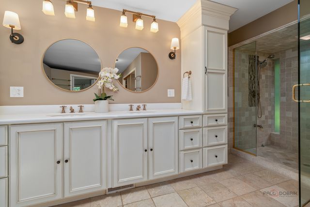 2432 Federal Court, Long Grove, IL 60047