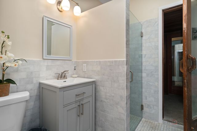 2432 Federal Court, Long Grove, IL 60047