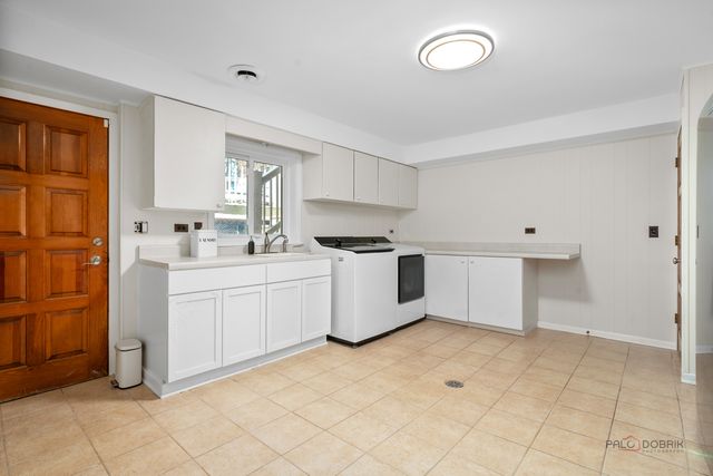 2432 Federal Court, Long Grove, IL 60047