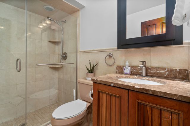 2432 Federal Court, Long Grove, IL 60047