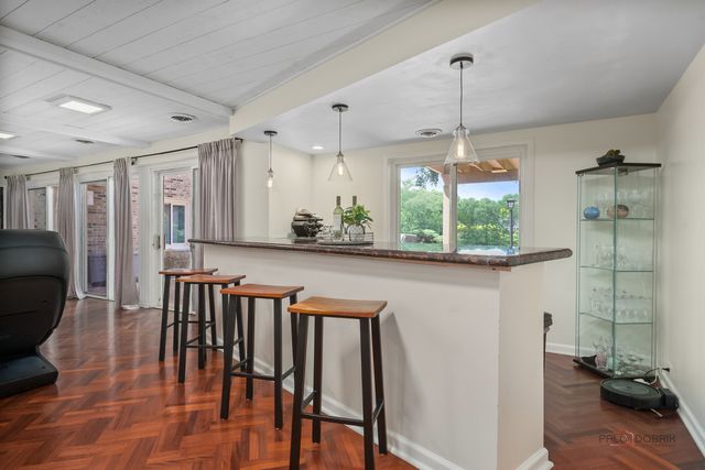 2432 Federal Court, Long Grove, IL 60047