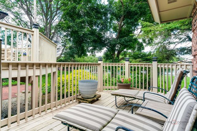 2432 Federal Court, Long Grove, IL 60047