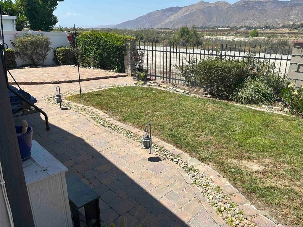 Image 21 of property listing at 24600 Mountain Avenue 32, Hemet, CA 92544