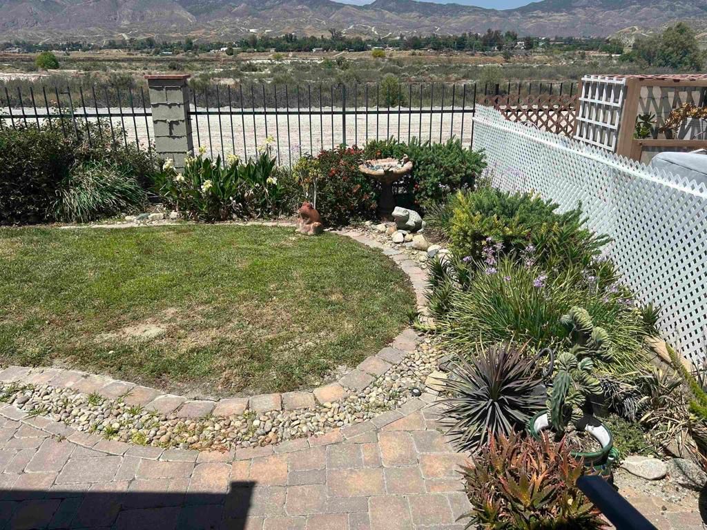 Image 22 of property listing at 24600 Mountain Avenue 32, Hemet, CA 92544