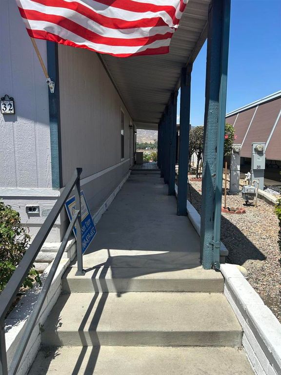 Image 25 of property listing at 24600 Mountain Avenue 32, Hemet, CA 92544