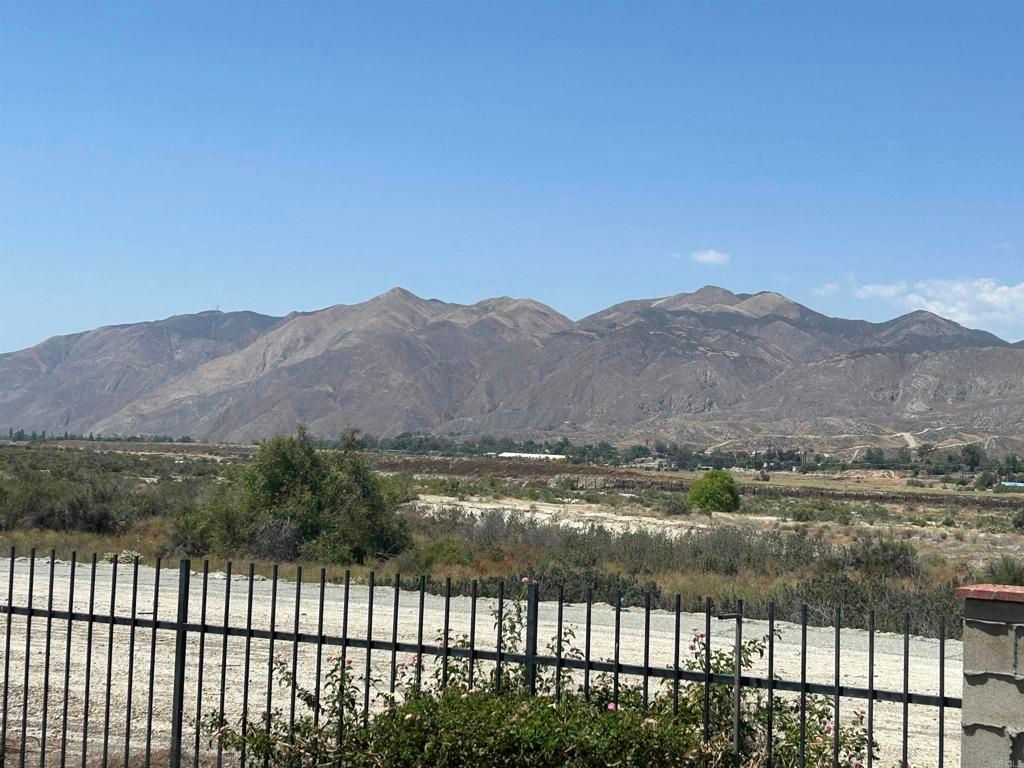 Image 3 of property listing at 24600 Mountain Avenue 32, Hemet, CA 92544