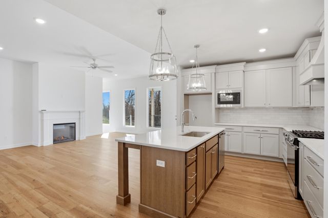 709 ANGELS REST WAY, Columbia, MO 65203