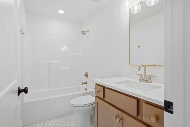 709 ANGELS REST WAY, Columbia, MO 65203