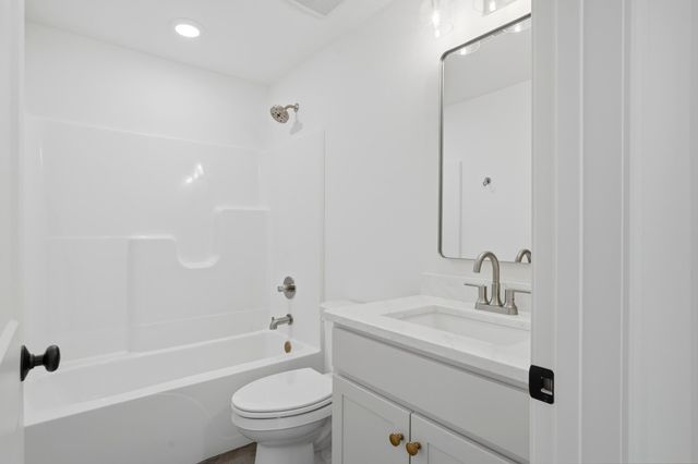 709 ANGELS REST WAY, Columbia, MO 65203