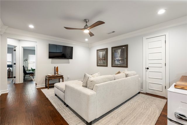 1111 NE Saint Ives Road, Bentonville, AR 72712