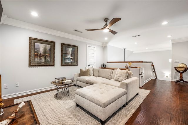 1111 NE Saint Ives Road, Bentonville, AR 72712
