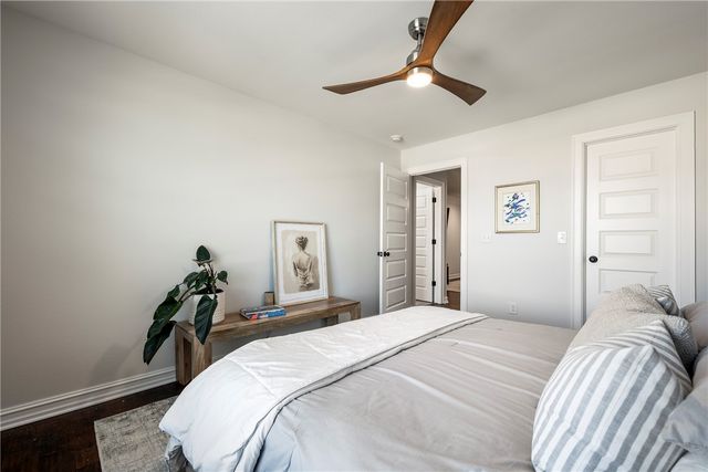 1111 NE Saint Ives Road, Bentonville, AR 72712