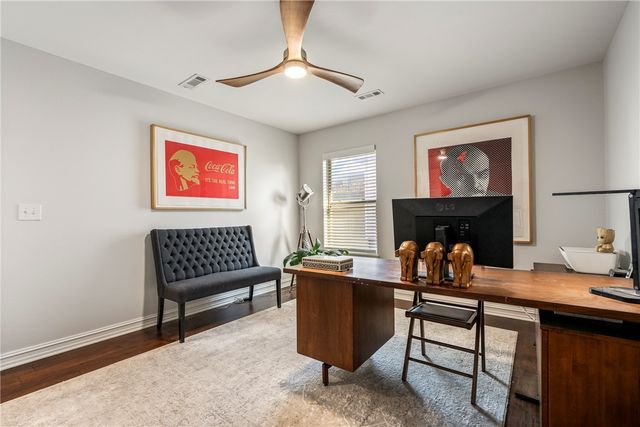 1111 NE Saint Ives Road, Bentonville, AR 72712