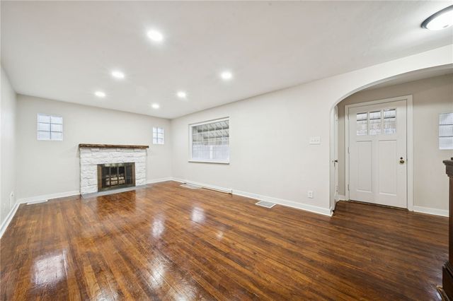 601 Milltown Rd, Plum Boro, PA 15068