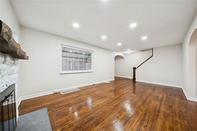 601 Milltown Rd, Plum Boro, PA 15068