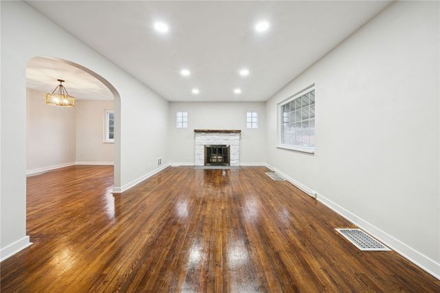 601 Milltown Rd, Plum Boro, PA 15068