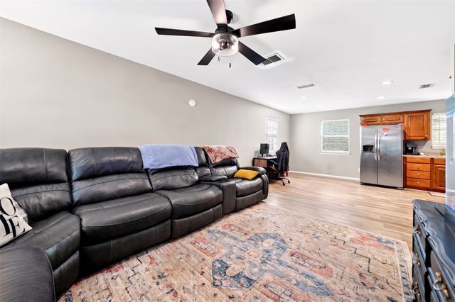 520 E Goshen Street, Canton, TX 75103