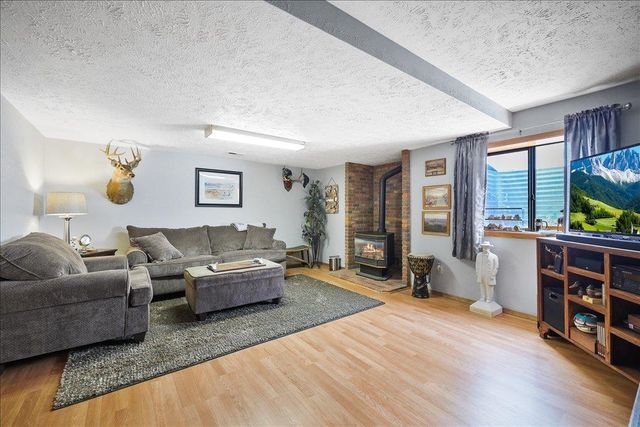 6114 W Kittitas Ct, Spokane, WA 99208
