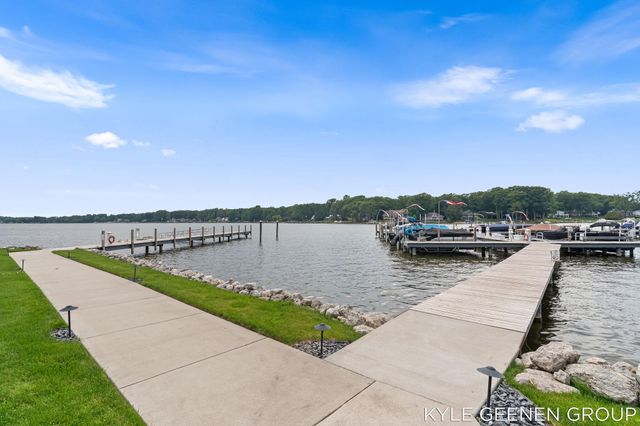 694 Bayshore Drive, Holland, MI 49424