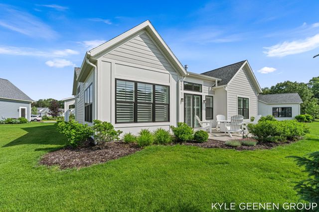 694 Bayshore Drive, Holland, MI 49424