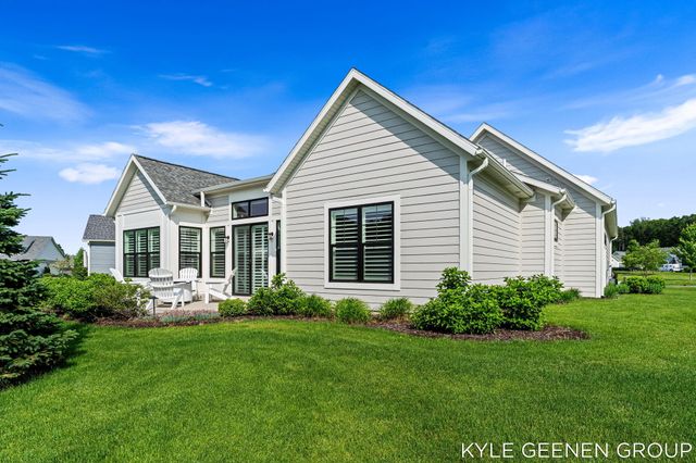 694 Bayshore Drive, Holland, MI 49424