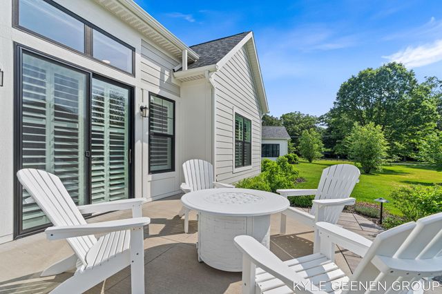 694 Bayshore Drive, Holland, MI 49424