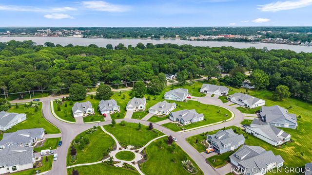 694 Bayshore Drive, Holland, MI 49424
