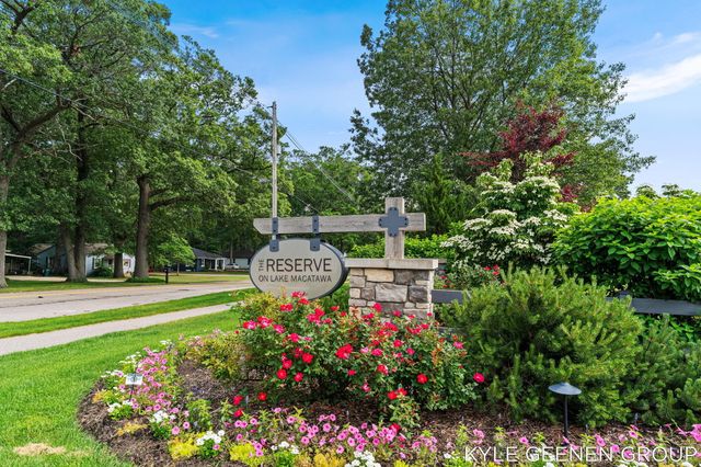 694 Bayshore Drive, Holland, MI 49424