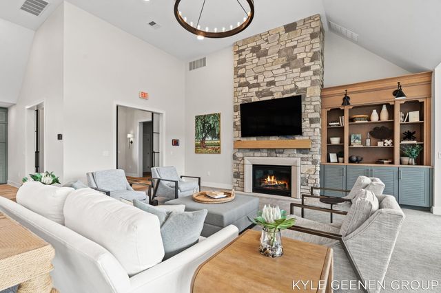 694 Bayshore Drive, Holland, MI 49424