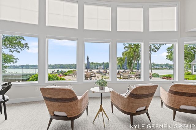 694 Bayshore Drive, Holland, MI 49424
