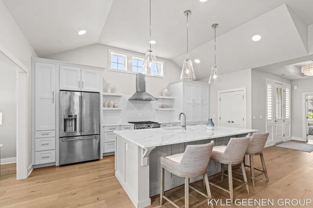 694 Bayshore Drive, Holland, MI 49424