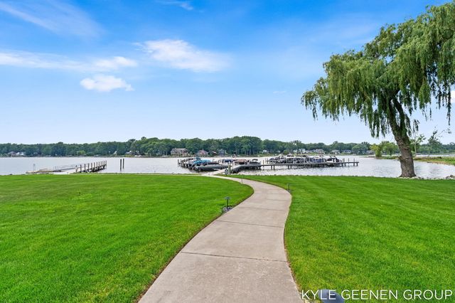 694 Bayshore Drive, Holland, MI 49424