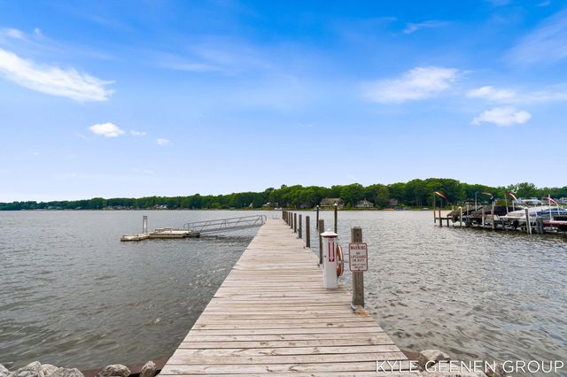694 Bayshore Drive, Holland, MI 49424