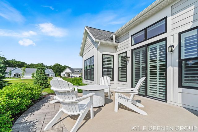694 Bayshore Drive, Holland, MI 49424
