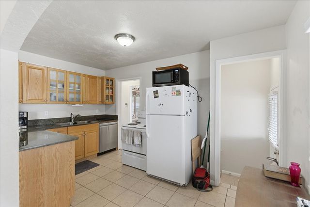 3231 S KATHERINE DR, Magna, UT 84044