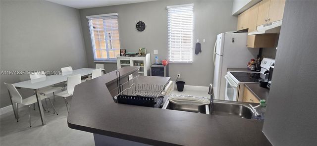 2945 NE 185th St 1412, Aventura, FL 33180