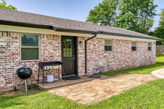 2268 Tanglewood Street, Weatherford, TX 76085