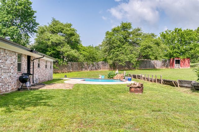 2268 Tanglewood Street, Weatherford, TX 76085