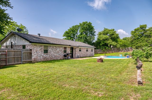 2268 Tanglewood Street, Weatherford, TX 76085
