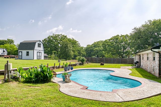 2268 Tanglewood Street, Weatherford, TX 76085