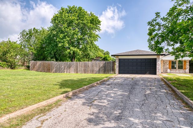 2268 Tanglewood Street, Weatherford, TX 76085