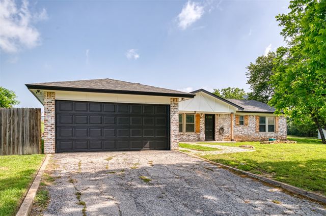 2268 Tanglewood Street, Weatherford, TX 76085