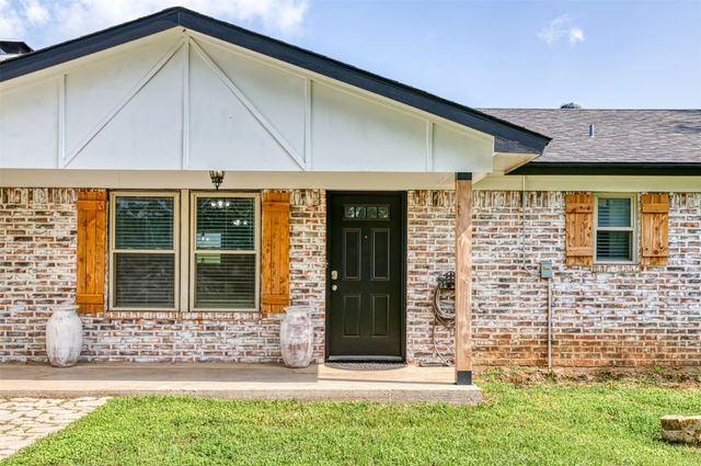 2268 Tanglewood Street, Weatherford, TX 76085