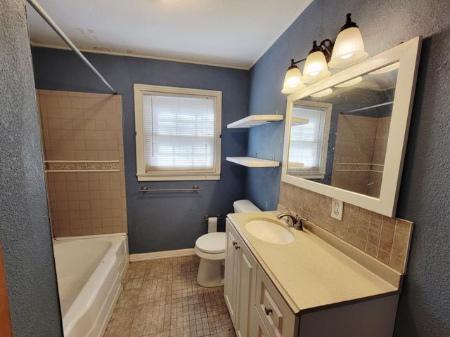 2003 16th Street, Lubbock, TX 79401