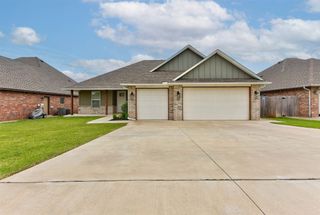 1404 N Wisteria Terrace, Mustang, OK 73064