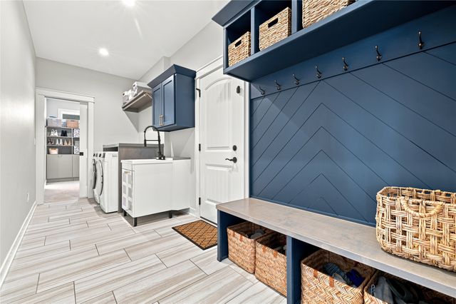 3411 NW Reinhart Drive, Ankeny, IA 50023