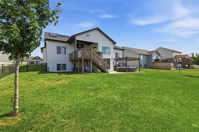 3411 NW Reinhart Drive, Ankeny, IA 50023