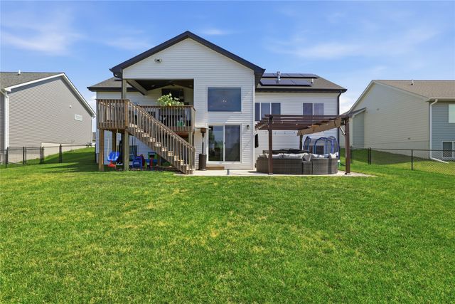 3411 NW Reinhart Drive, Ankeny, IA 50023