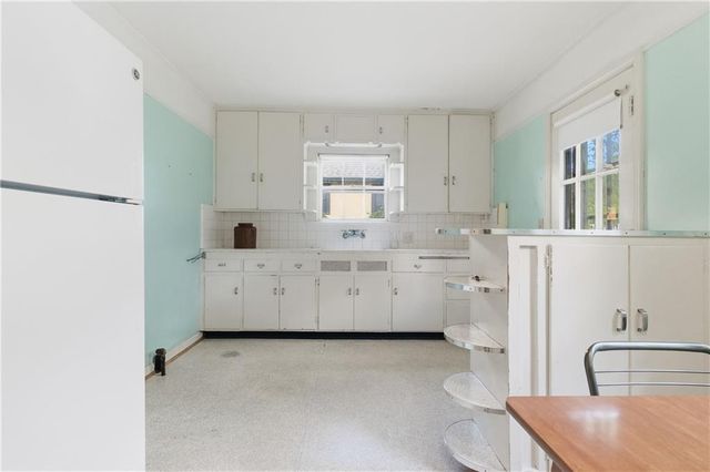 500 E 66th Terrace, Kansas City, MO 64131