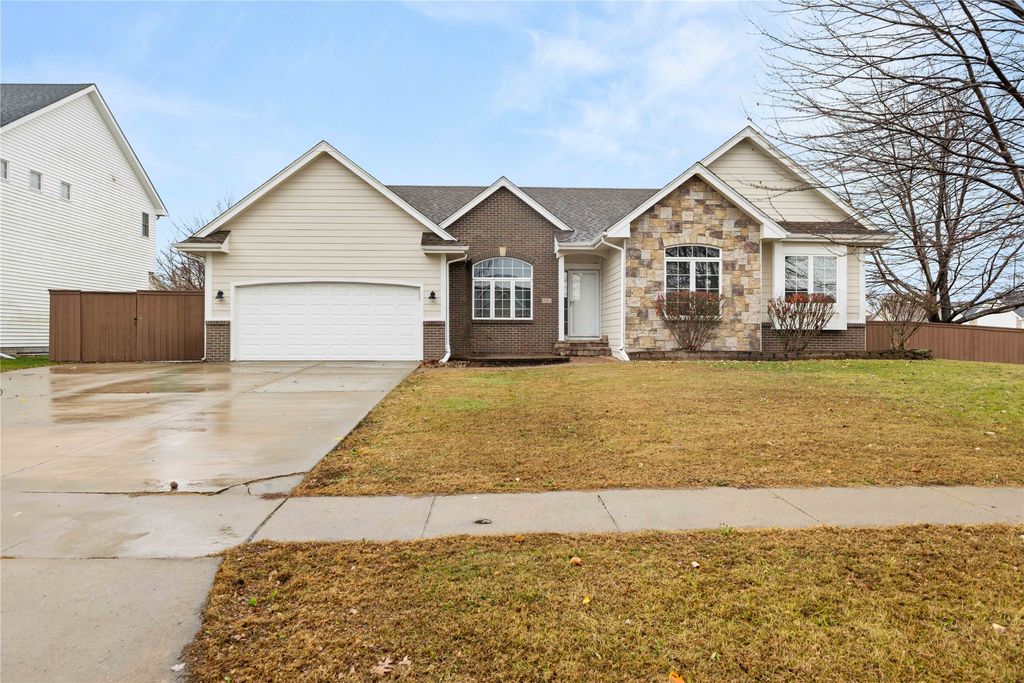 330 NW Watercrest Drive, Ankeny, IA 50023